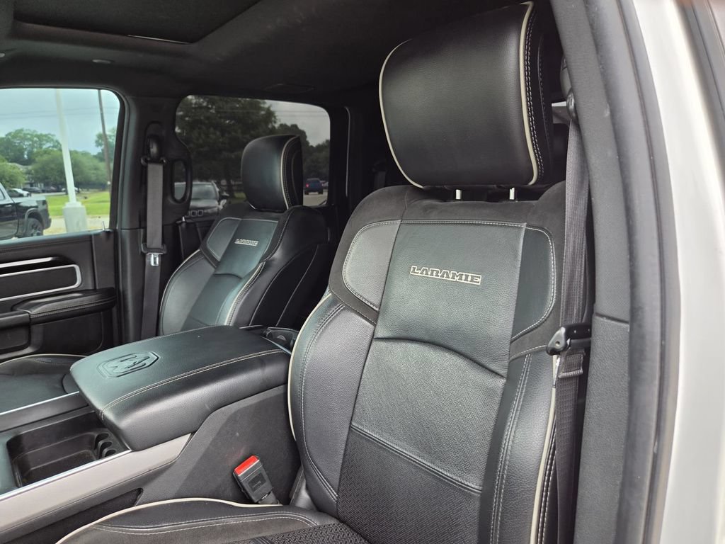 Used 2020 RAM 2500 Laramie w/ Night Edition AWD/4WD image 13