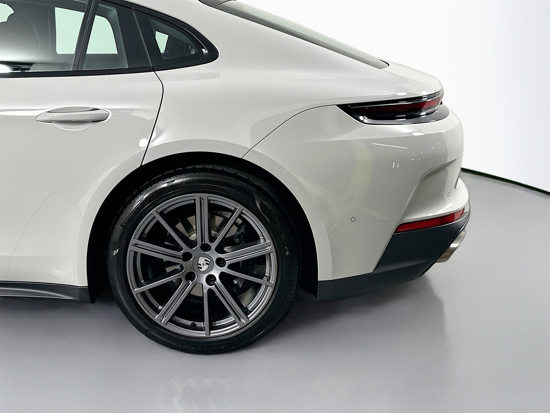 New 2025 Porsche Panamera 4 image 12