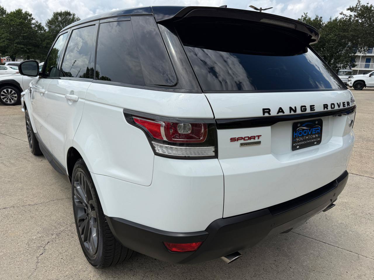 Used 2017 Land Rover Range Rover Sport Supercharged AWD/4WD image 3