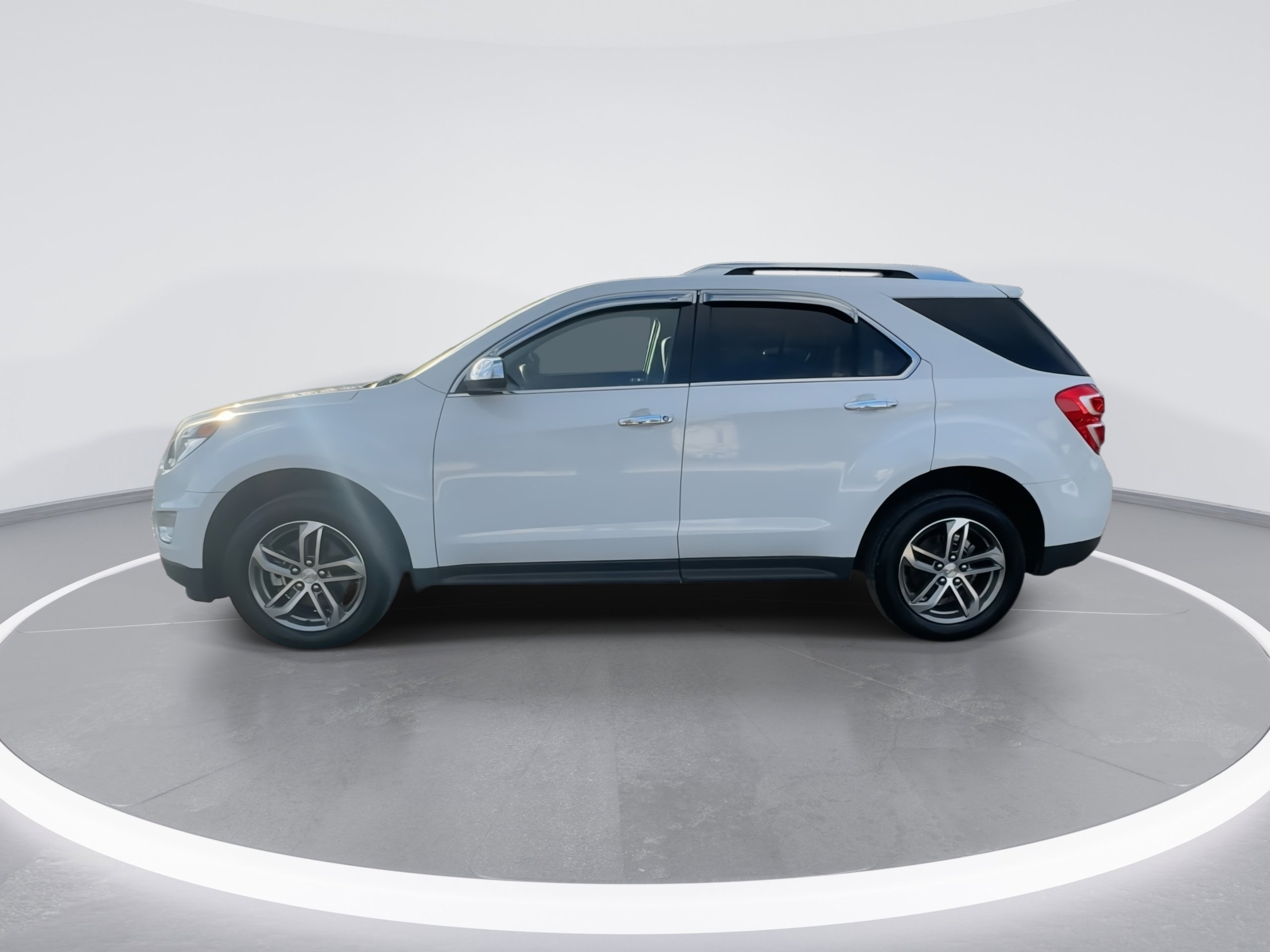 Used 2017 Chevrolet Equinox Premier w/ Enhanced Convenience Package image 5