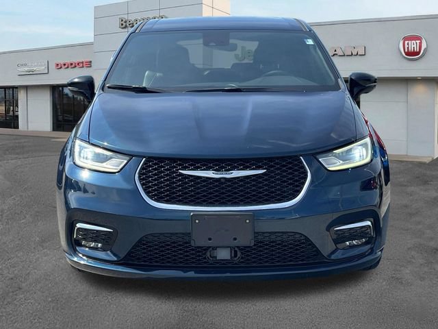 Used 2025 Chrysler Pacifica Select FWD image 2
