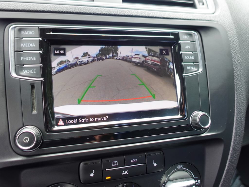 Used 2018 Volkswagen Jetta SE FWD image 18