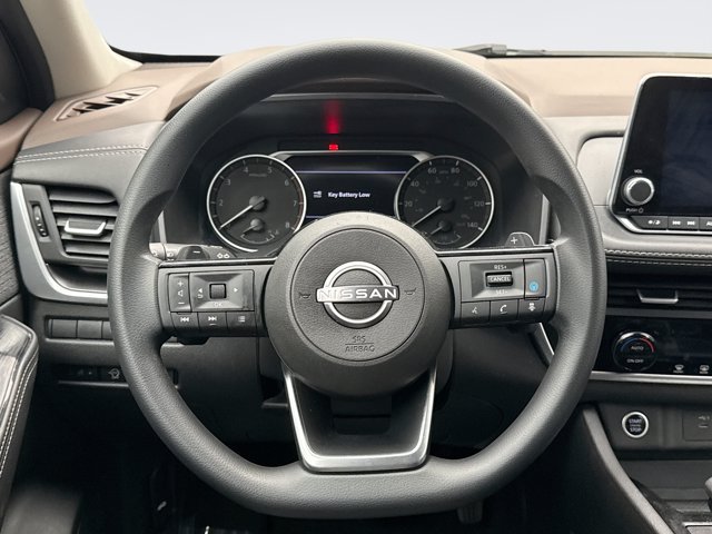 Used 2023 Nissan Rogue SV AWD/4WD image 12