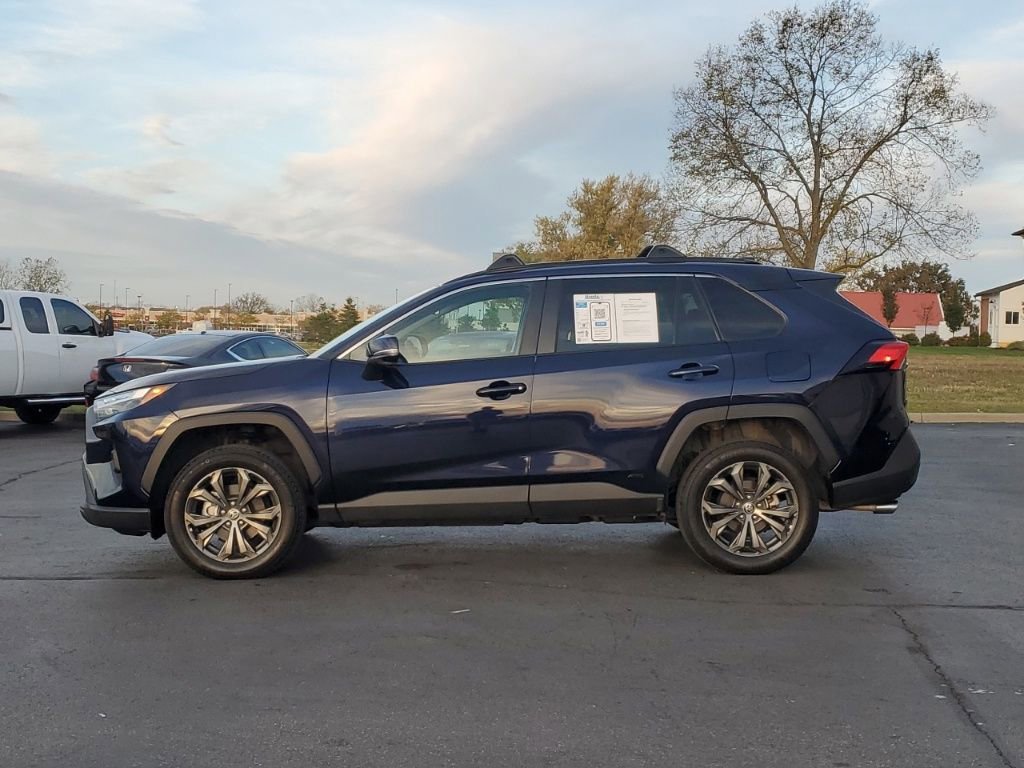 Used 2023 Toyota RAV4 XLE Premium image 4