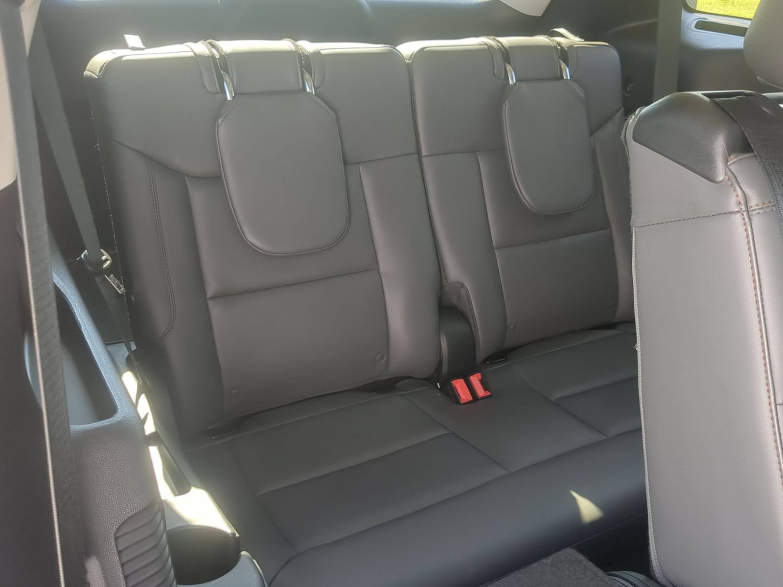 Used 2025 Ford Explorer Active w/ Active Comfort Package AWD/4WD image 41