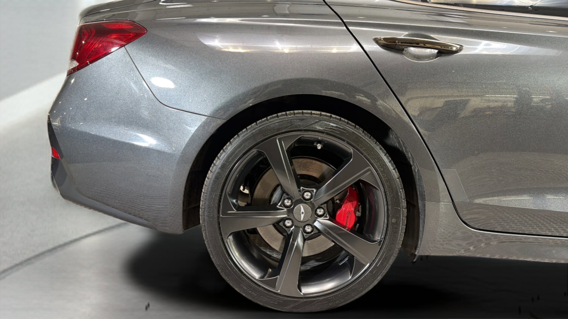 Used 2021 Genesis G70 3.3T w/ Sport Package RWD image 35