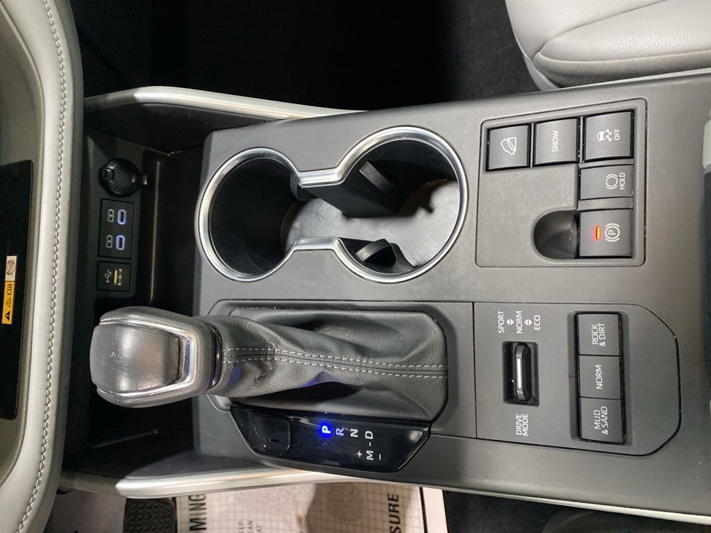 Certified 2023 Toyota Highlander XLE AWD/4WD image 30
