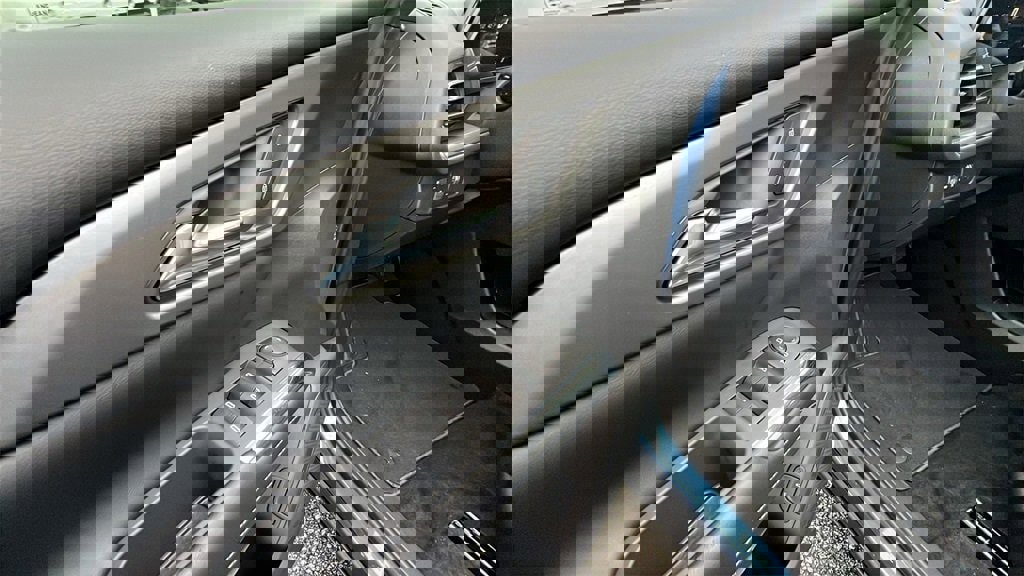 New 2026 Chevrolet Traverse LT image 12