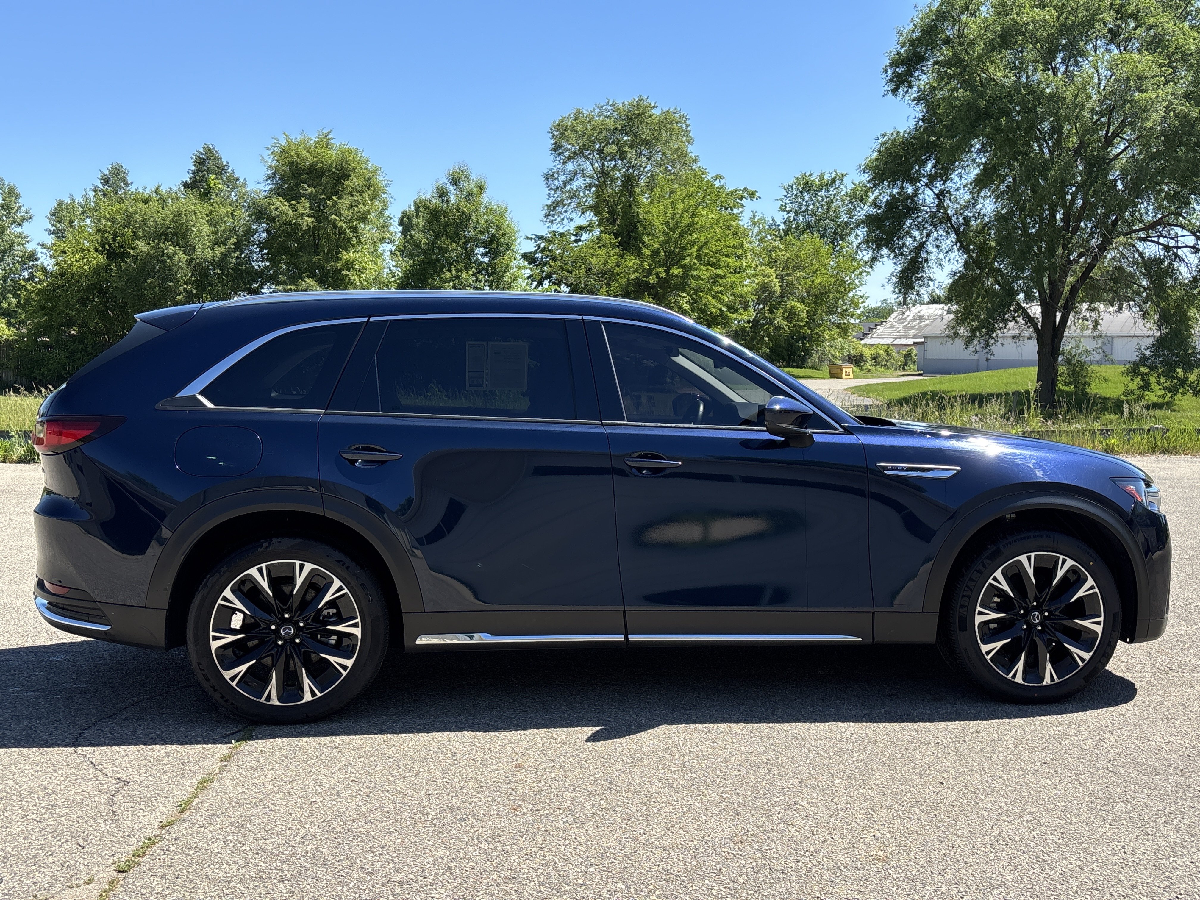 Used 2024 MAZDA CX-90 Plug-In Hybrid w/ Premium Pkg AWD/4WD image 2