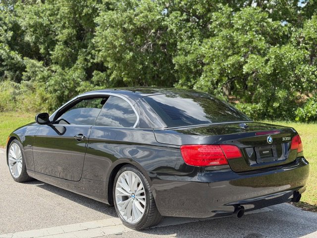 Used 2011 BMW 335i Convertible image 3