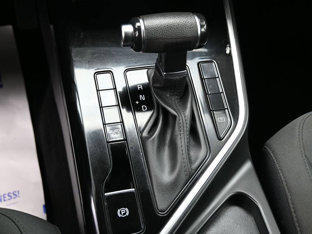 Used 2023 Kia Niro LX image 26