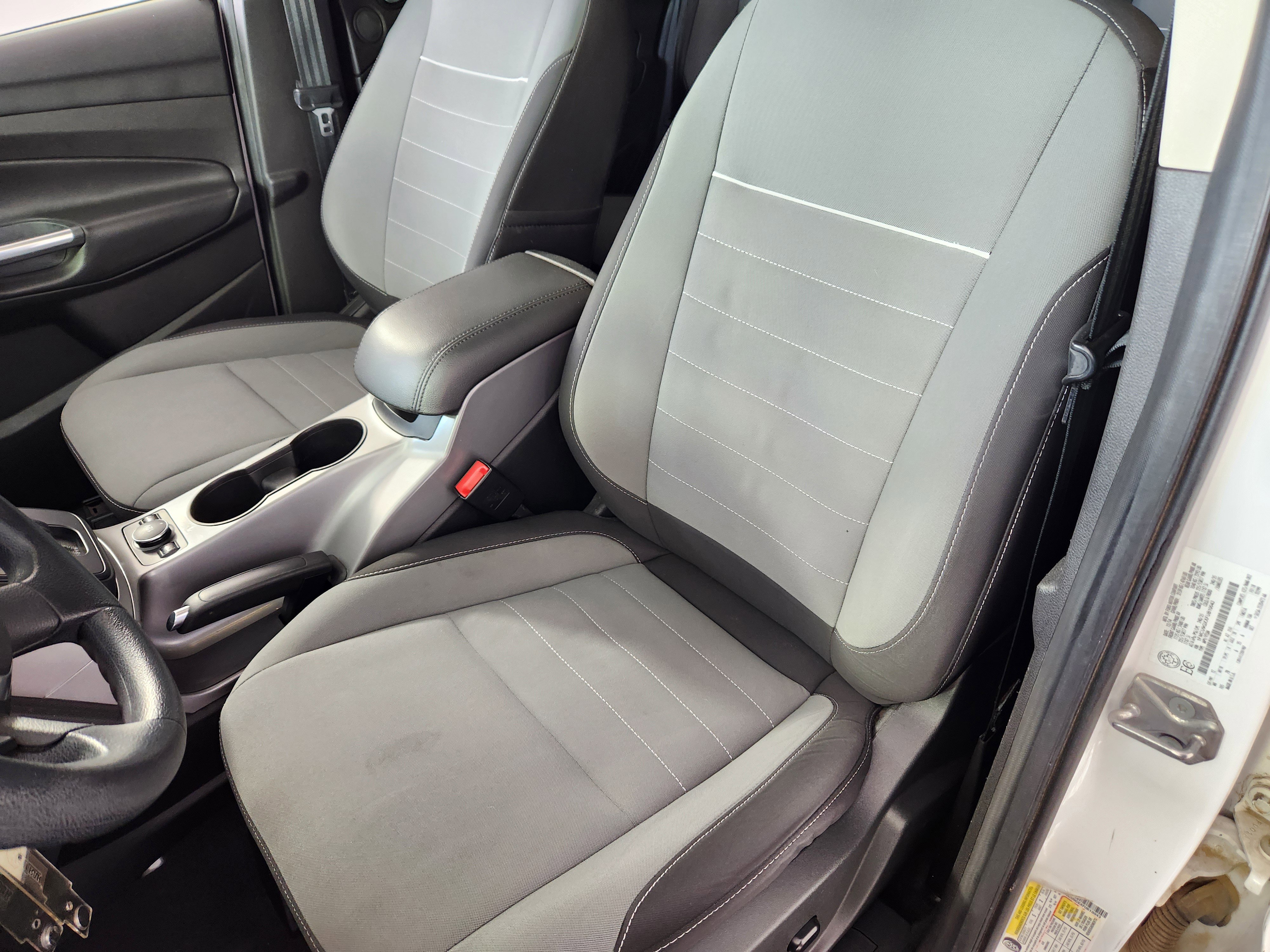 Used 2015 Ford Escape SE w/ Equipment Group 201A image 12