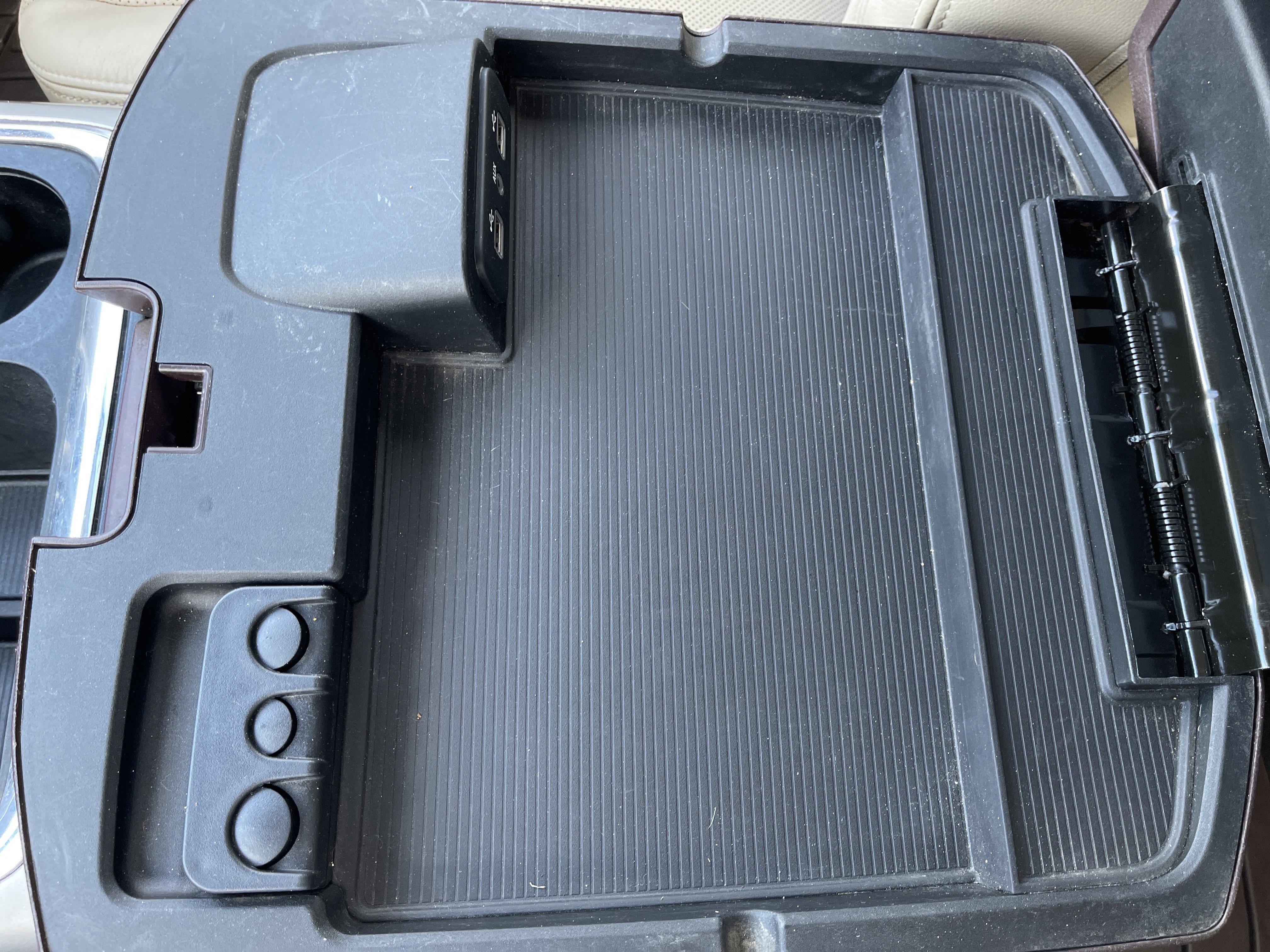 Used 2018 RAM 3500 Laramie image 32