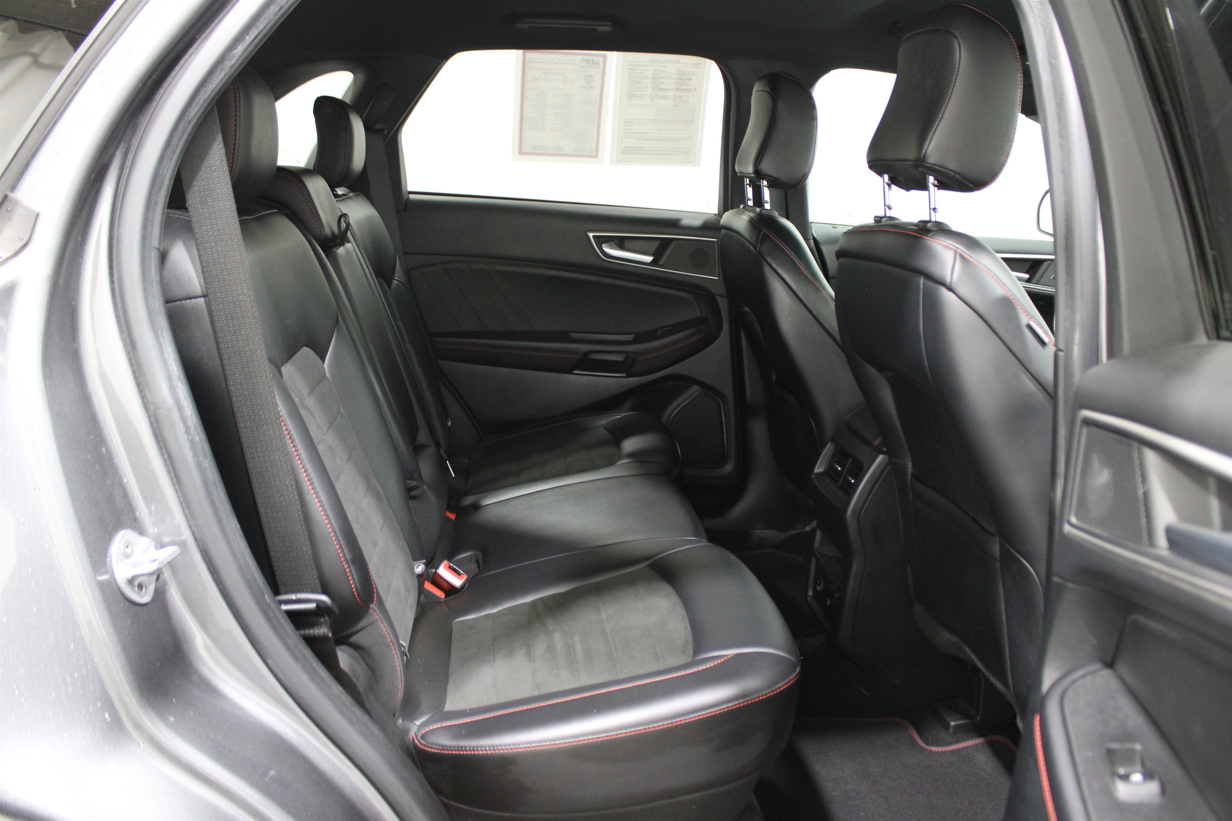 Used 2022 Ford Edge ST-Line image 26