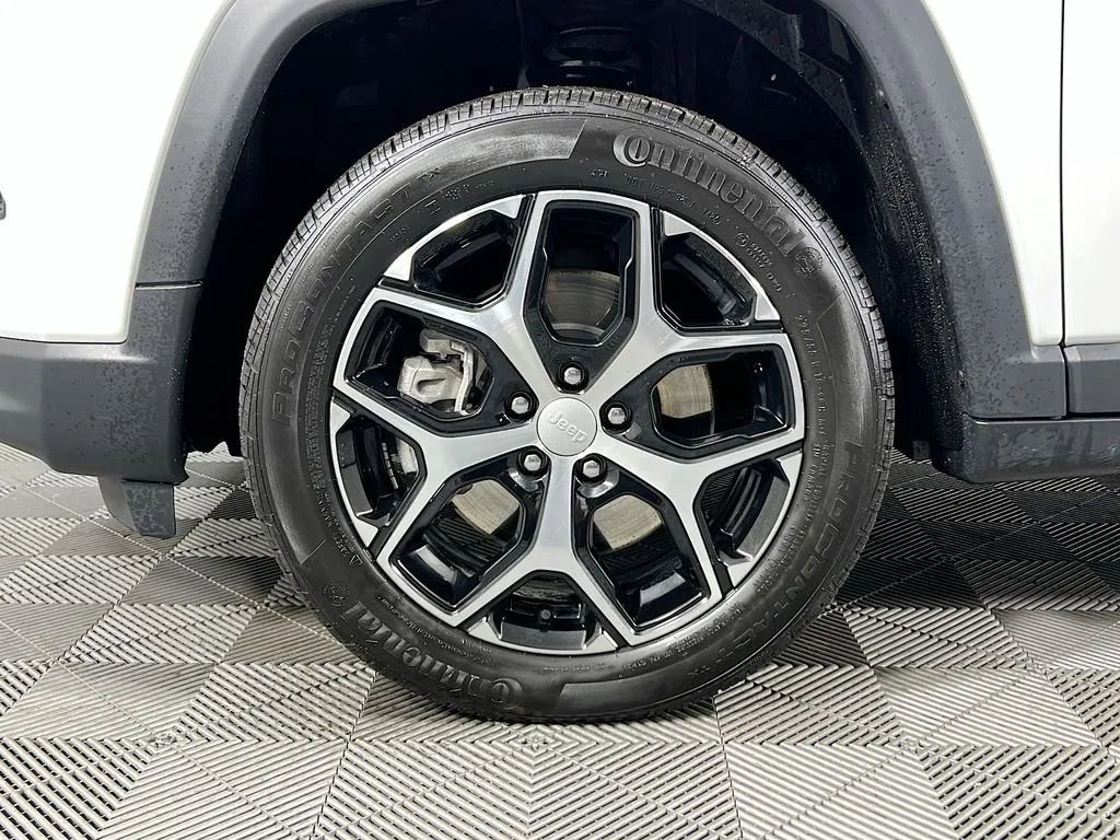 Used 2024 Jeep Compass Limited image 30