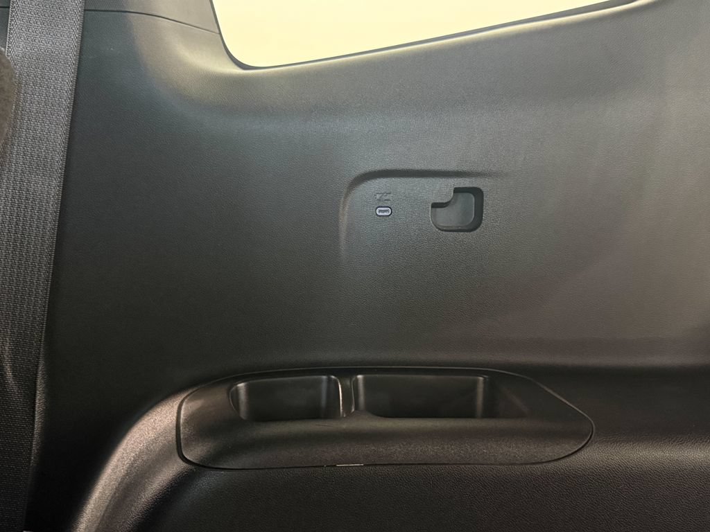Used 2025 Buick Enclave Preferred FWD image 35