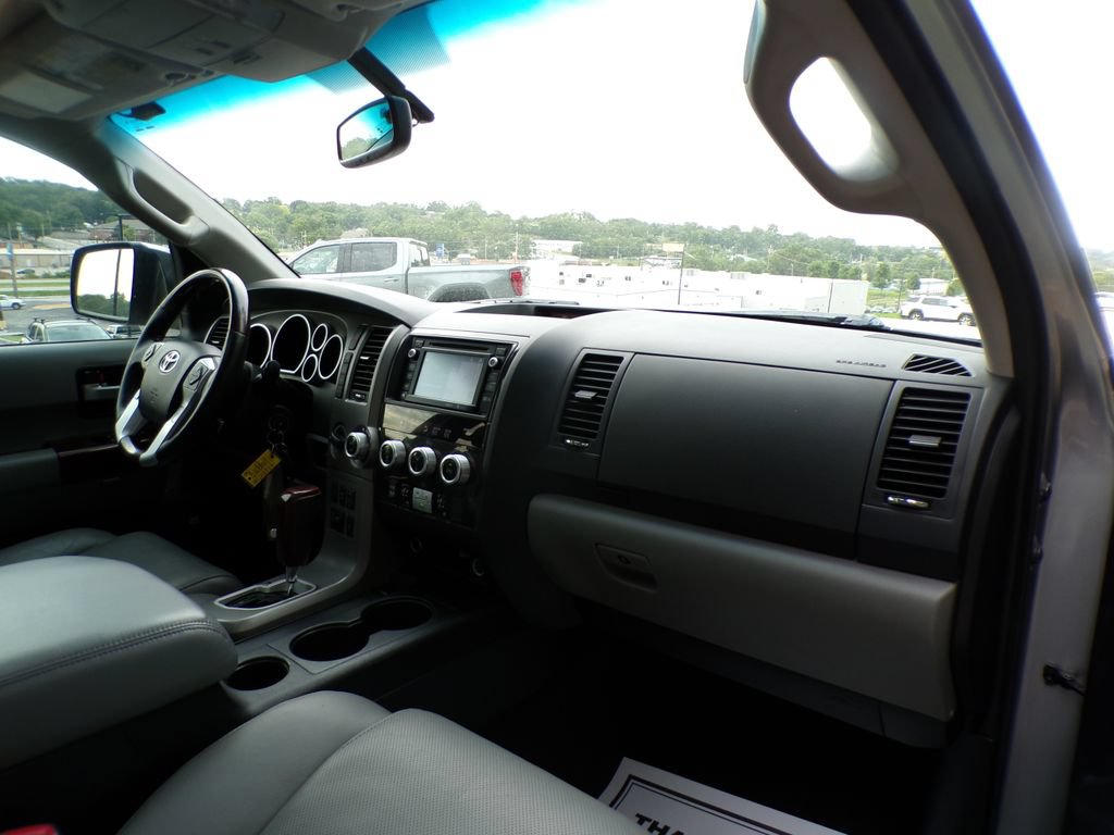 Used 2015 Toyota Sequoia Platinum AWD/4WD image 14
