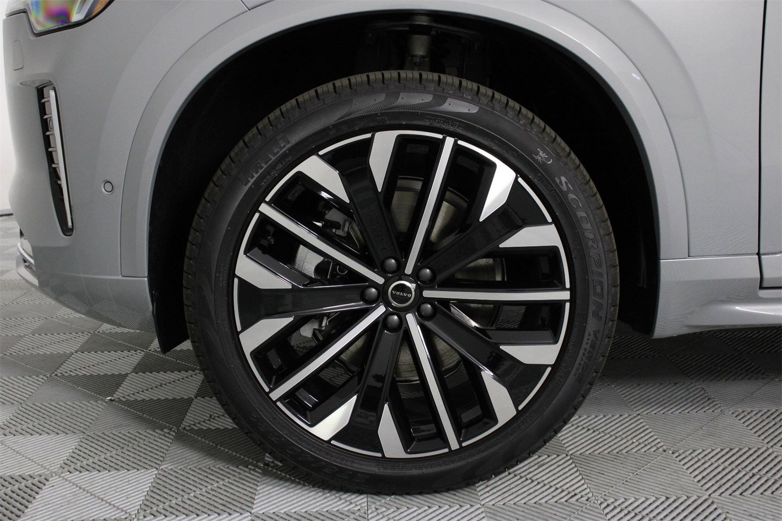 New 2026 Volvo XC90 B6 Ultra image 13