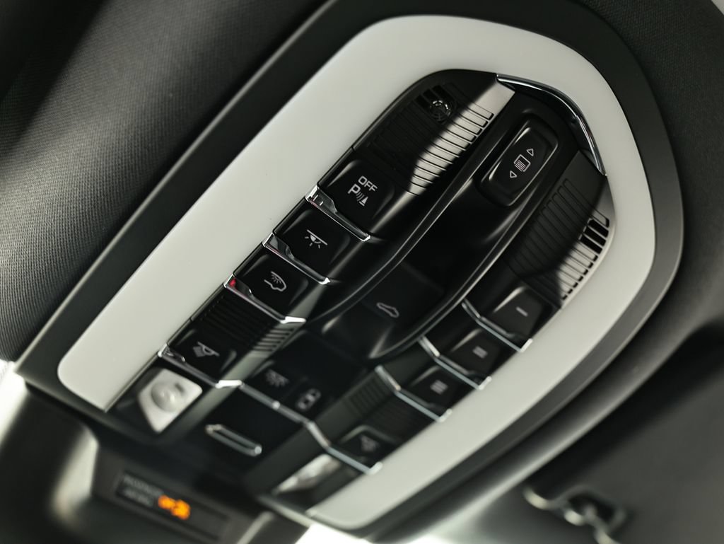 New 2026 Porsche Macan AWD/4WD image 41