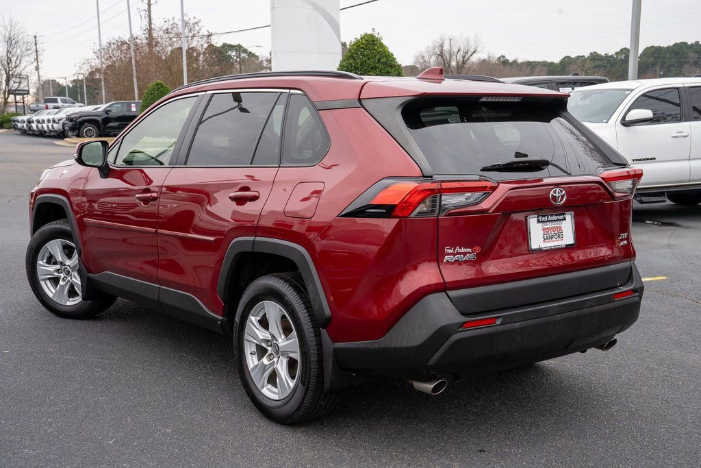 Used 2019 Toyota RAV4 XLE w/ Convenience Package image 3