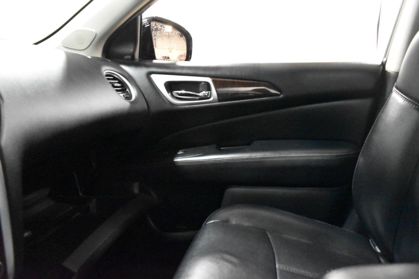 Used 2015 Nissan Pathfinder Platinum w/ Cargo Package AWD/4WD image 19