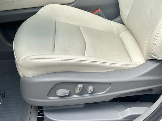 Used 2024 Cadillac XT6 Premium Luxury w/ LPO, Floor Liner Package AWD/4WD image 18