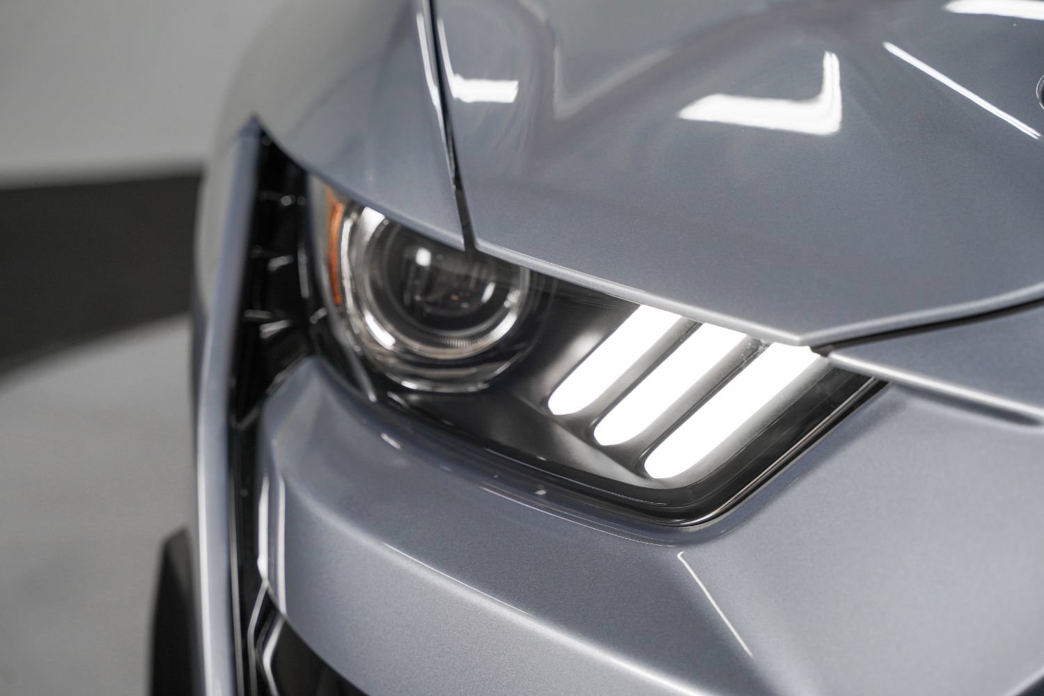 Used 2022 Ford Mustang Shelby GT500 w/ Carbon Fiber Track Pack RWD image 9