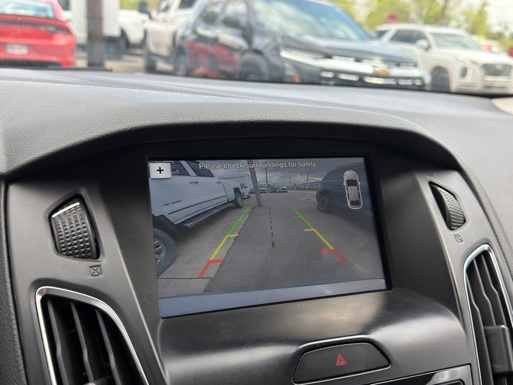 Used 2017 Ford Focus Titanium FWD image 7