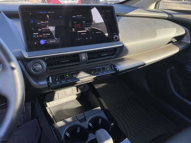 Used 2025 Toyota Prius XLE image 26