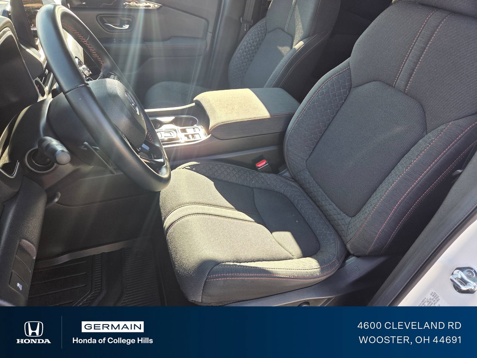 Used 2025 Honda Pilot Sport image 26
