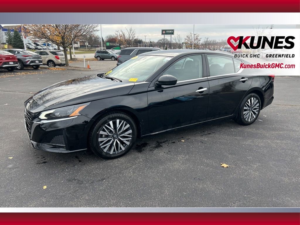 Used 2024 Nissan Altima 2.5 SV image 12