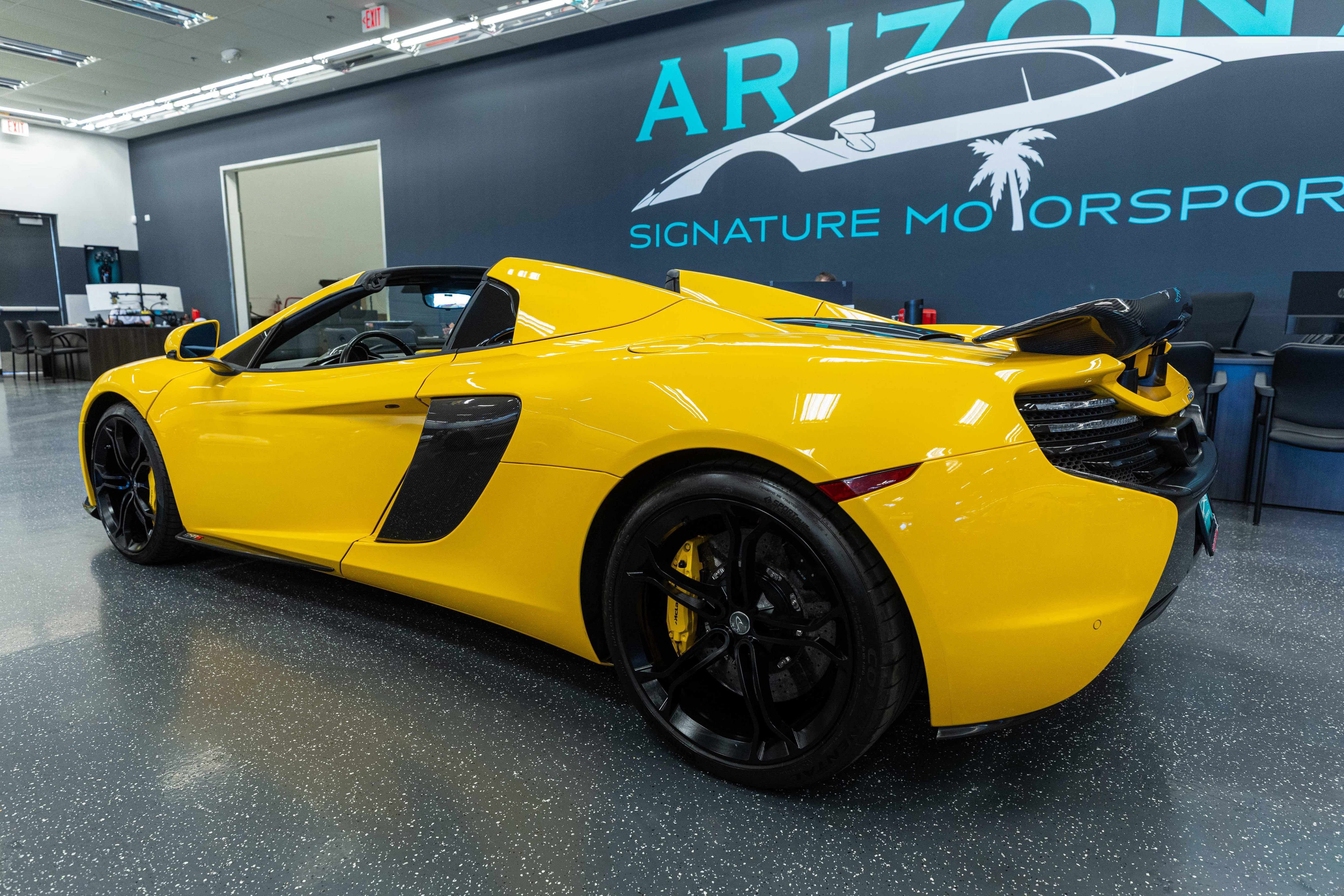 Used 2015 McLaren 650S Spider RWD image 10