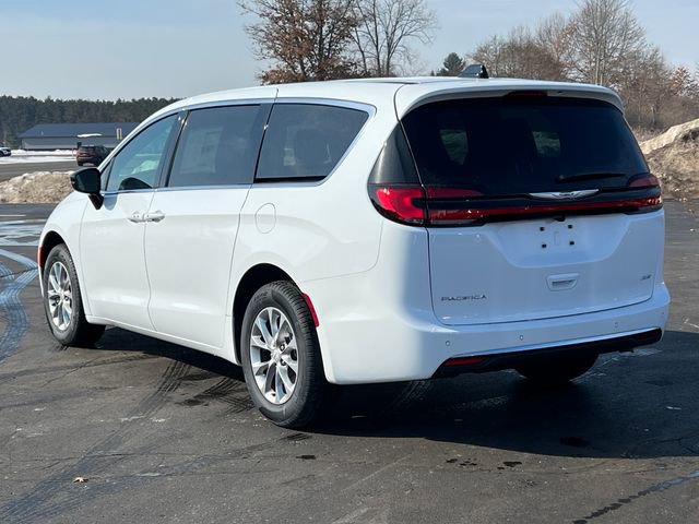 New 2026 Chrysler Pacifica Select image 9