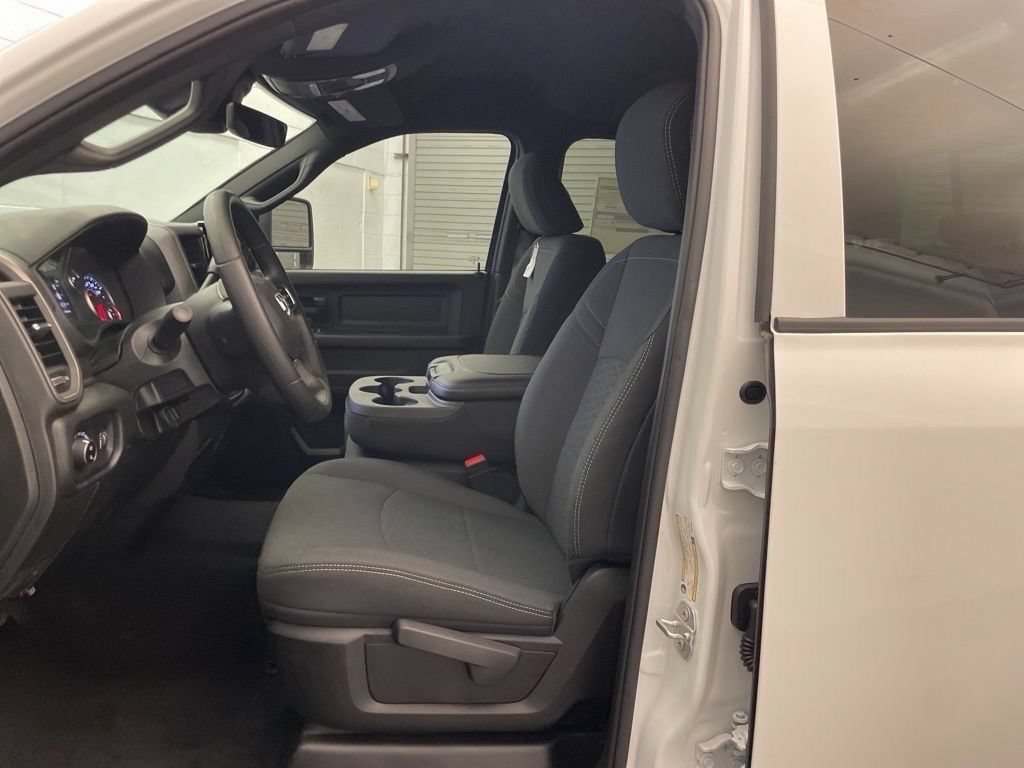 New 2026 RAM 3500 Tradesman AWD/4WD image 17