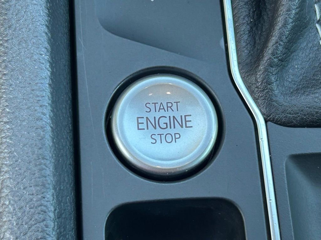 Used 2022 Volkswagen Atlas SE image 31