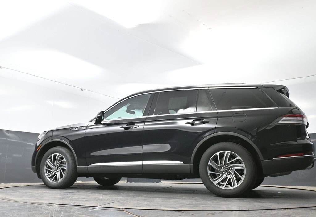Used 2023 Lincoln Aviator AWD image 60
