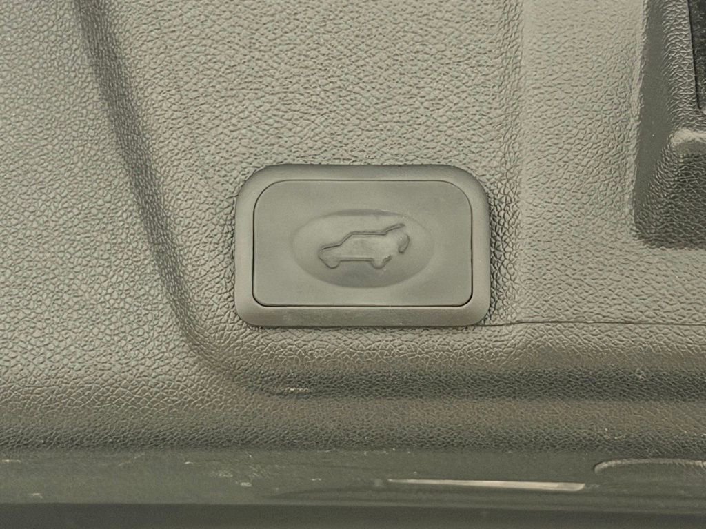 Used 2017 Buick Enclave Leather image 14