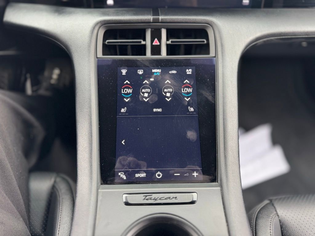 Used 2021 Porsche Taycan image 13