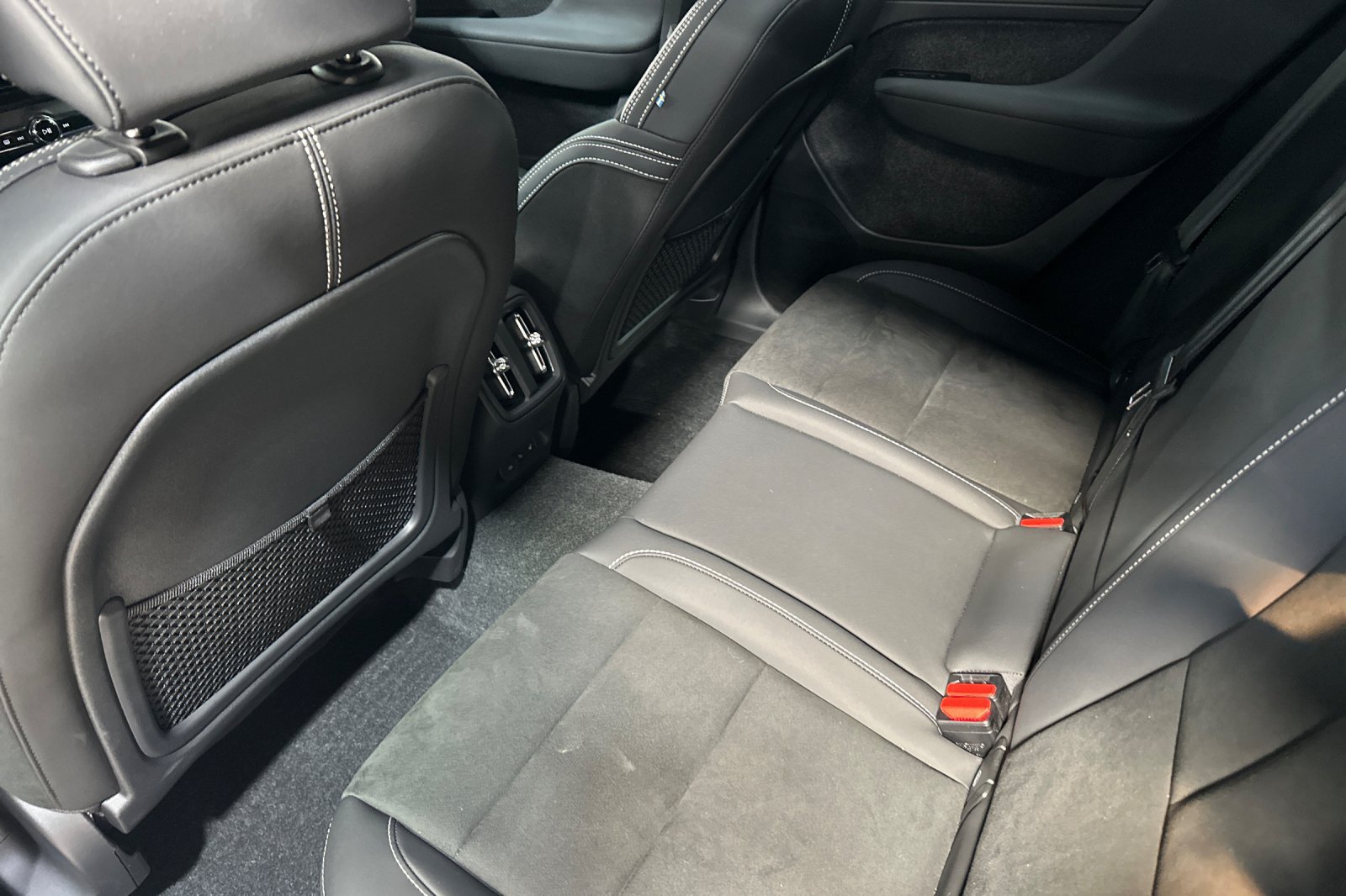 Certified 2023 Volvo C40 P8 Recharge Ultimate w/ Protection Package Premier AWD/4WD image 5