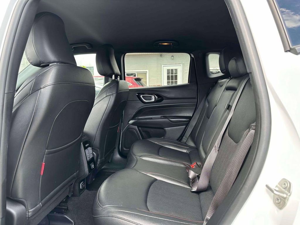 Used 2024 Jeep Compass Trailhawk image 12