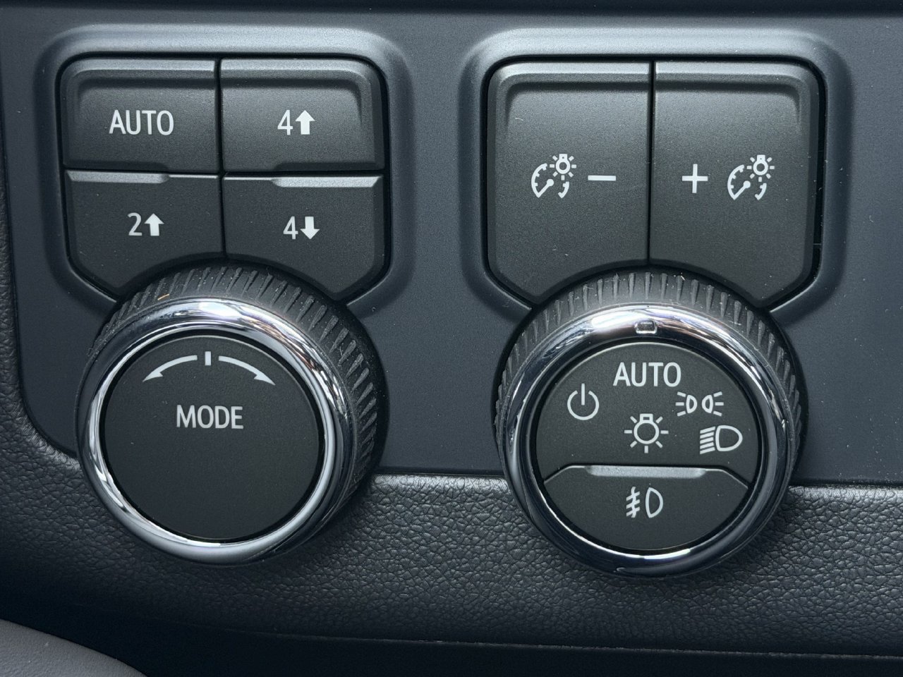 New 2026 Chevrolet Tahoe Premier w/ Sun And Tow Package AWD/4WD image 20