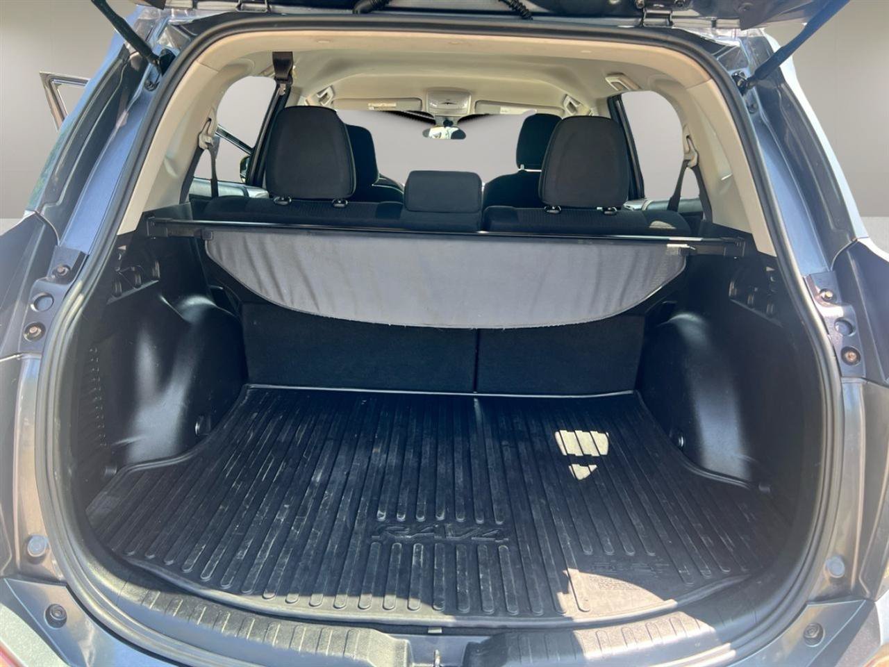 Used 2018 Toyota RAV4 LE w/ All Weather Liner Package AWD/4WD image 13