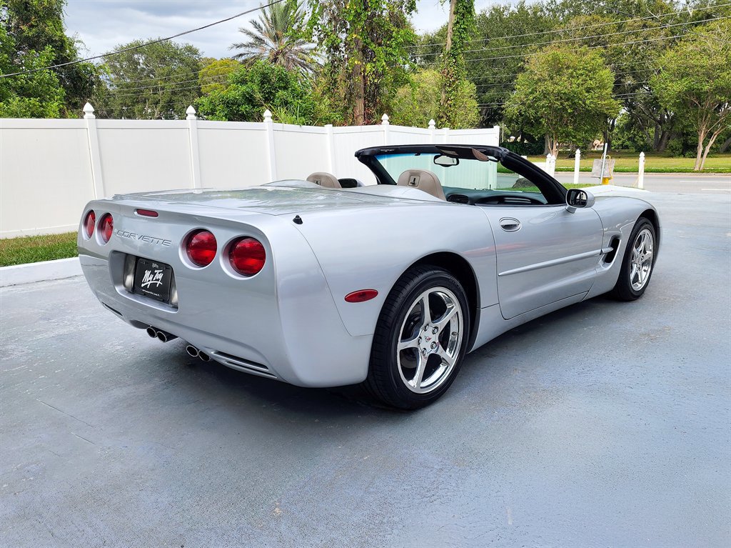 Used 2001 Chevrolet Corvette Convertible w/ Preferred Equipment Group2 image 8