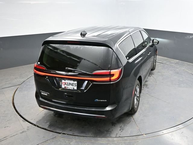 Used 2023 Chrysler Pacifica Touring-L FWD image 39