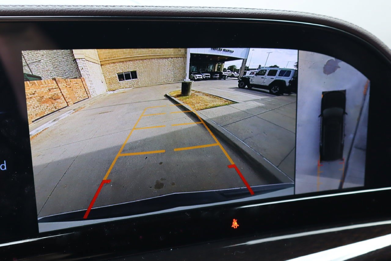 Used 2023 Cadillac Escalade Sport Platinum w/ LPO, Floor Liner Package AWD/4WD image 9