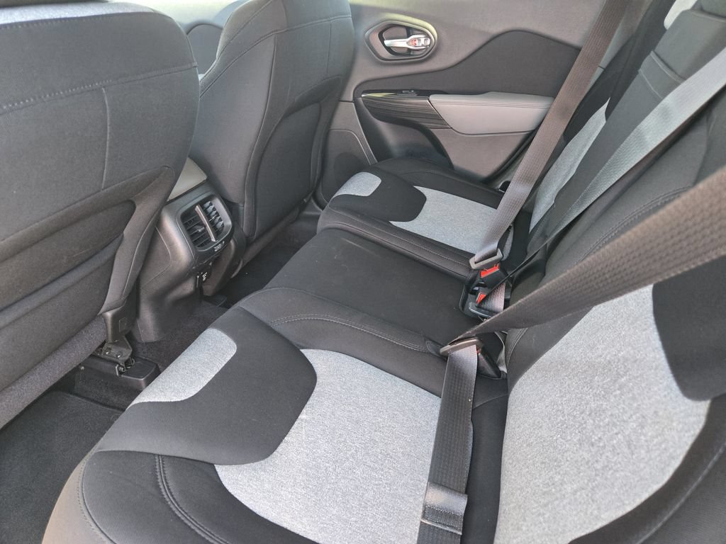 Used 2014 Jeep Cherokee Latitude w/ Comfort/Convenience Group AWD/4WD image 20