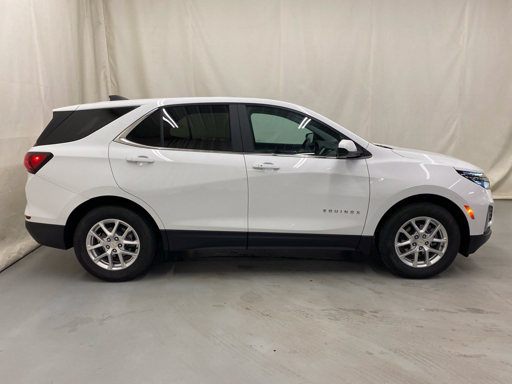 Used 2024 Chevrolet Equinox LT w/ LPO, Floor Liner Package FWD image 9