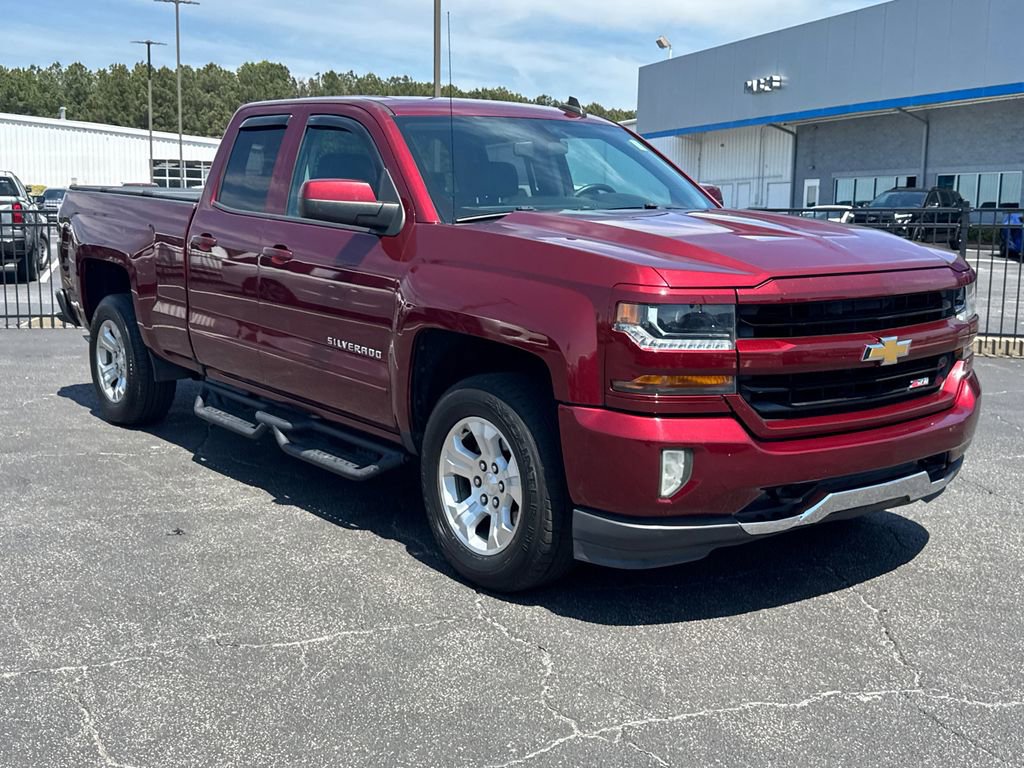 Used 2017 Chevrolet Silverado 1500 LT w/ All Star Edition AWD/4WD image 4
