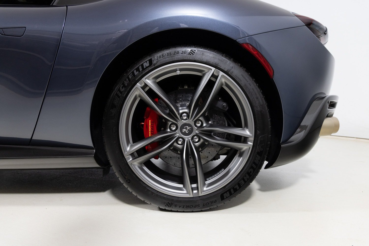 Used 2021 Ferrari Roma RWD image 13