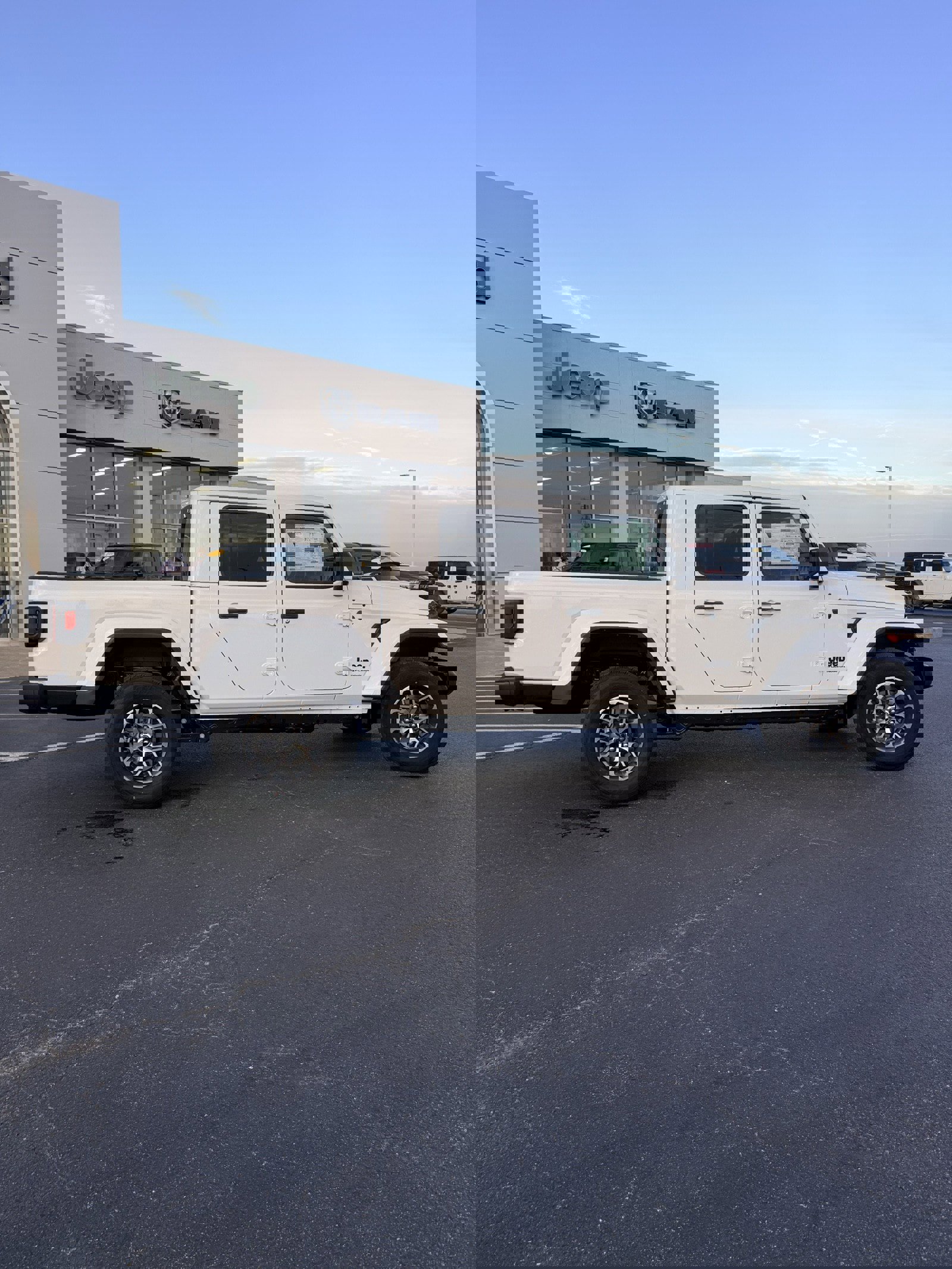 New 2026 Jeep Gladiator Sport image 7